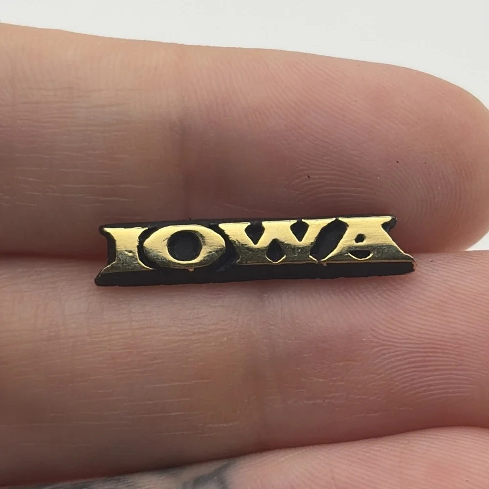 State Of Iowa Gold Tone United States Of America Lapel Hat Pin